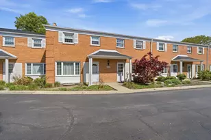 2138 Rugen Rd, Glenview, IL 60026 - Photo 1