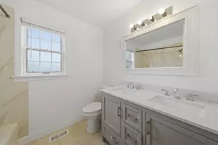 2138 Rugen Rd, Glenview, IL 60026 - Photo 13