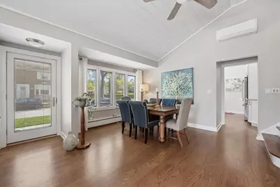 6340 N Indian Road, Chicago, IL 60646 - Photo 5