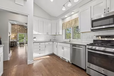 6340 N Indian Road, Chicago, IL 60646 - Photo 7