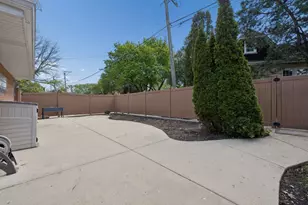 6340 N Indian Rd, Chicago, IL 60646 - Photo 27