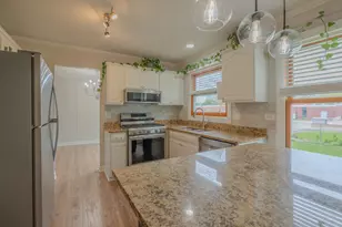 106 S Elroy Ave, Bartlett, IL 60103 - Photo 7