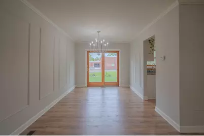 106 S Elroy Avenue, Bartlett, IL 60103 - Photo 3