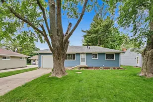 806 E Ethel St, Saint John, IL 61873 - Photo 1