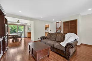 849 Hemlock Dr, Sleepy Hollow, IL 60118 - Photo 5