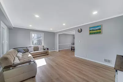 1623 W Bray Court, Arlington Heights, IL 60005 - Photo 3