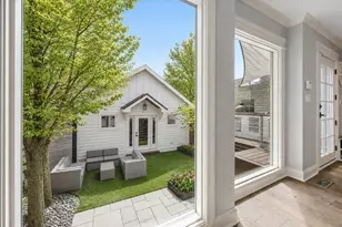 1019 W George St, Chicago, IL 60657 - Photo 11
