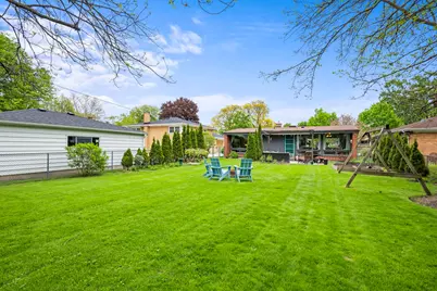 304 S Mount Prospect Road, Mount Prospect, IL 60056 - Photo 29