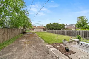 921 Clement St, Joliet, IL 60435 - Photo 19