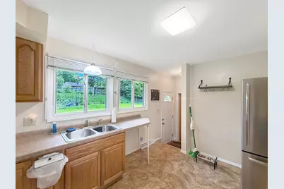 1411 Mark Drive, Freeport, IL 61032 - Photo 5