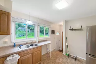 1411 Mark Dr, Freeport, IL 61032 - Photo 5