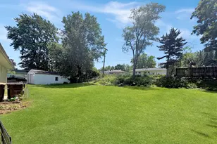 1411 Mark Dr, Freeport, IL 61032 - Photo 3