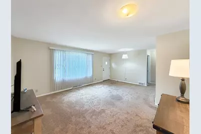 1411 Mark Drive, Freeport, IL 61032 - Photo 9
