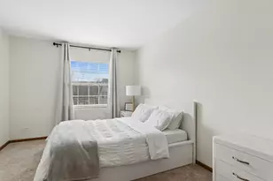 513 East Ave, Streamwood, IL 60107 - Photo 15