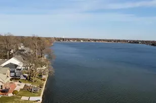117 Lakewood Ave, Crystal Lake, IL 60014 - Photo 3