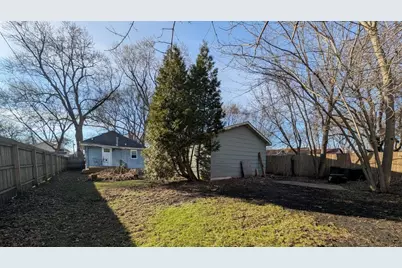 117 Lakewood Avenue, Crystal Lake, IL 60014 - Photo 9