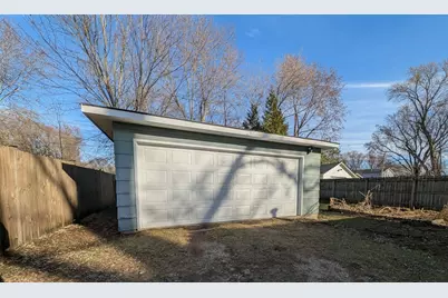 117 Lakewood Avenue, Crystal Lake, IL 60014 - Photo 7