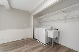 27 Sheffield Ln, Oak Brook, IL 60523 - Photo 13