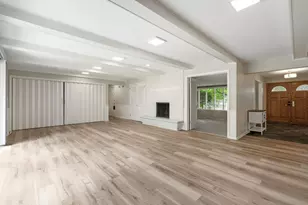 27 Sheffield Ln, Oak Brook, IL 60523 - Photo 5