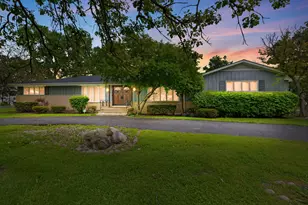 27 Sheffield Ln, Oak Brook, IL 60523 - Photo 1