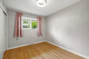 27 Sheffield Ln, Oak Brook, IL 60523 - Photo 17