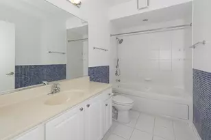 435 W Erie St, Chicago, IL 60654 - Photo 13