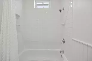 1323 E 61st St, Chicago, IL 60637 - Photo 25