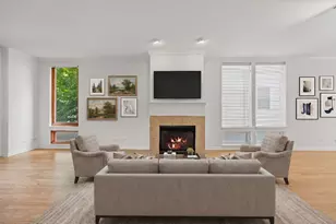 1323 E 61st St, Chicago, IL 60637 - Photo 3