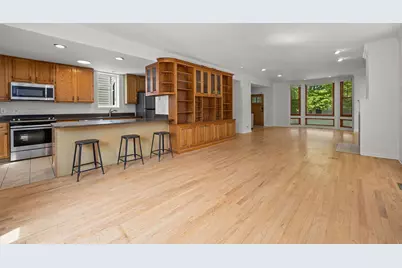 1323 E 61st Street, Chicago, IL 60637 - Photo 7