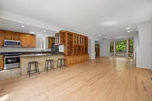 1323 E 61st St, Chicago, IL 60637 - Photo 7
