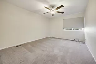 1525 Columbia Ct, Elk Grove Village, IL 60007 - Photo 13