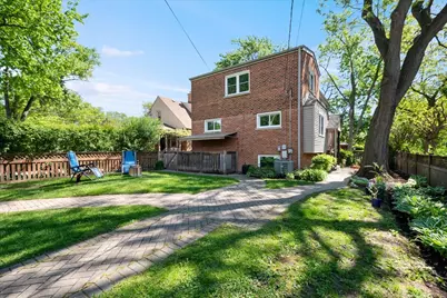 6850 N Lowell Avenue, Lincolnwood, IL 60712 - Photo 23