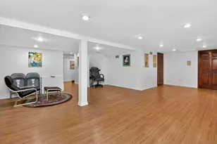 337 W Scarborough Ct, Bloomingdale, IL 60108 - Photo 19