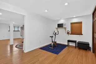 337 W Scarborough Ct, Bloomingdale, IL 60108 - Photo 21
