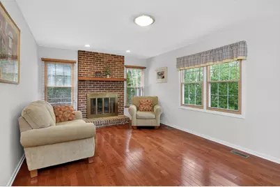 337 W Scarborough Court, Bloomingdale, IL 60108 - Photo 7