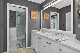 337 W Scarborough Ct, Bloomingdale, IL 60108 - Photo 13