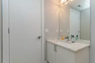 650 N Morgan St, Chicago, IL 60642 - Photo 23