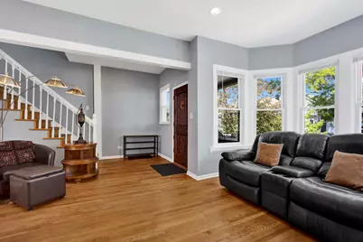 3721 W Shakespeare Avenue, Chicago, IL 60647 - Photo 9