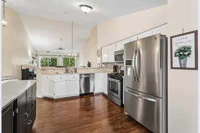 1064 Ripple Ridge, Darien, IL 60561 - Photo 7
