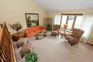 19243 Bernadine St, Lansing, IL 60438 - Photo 7