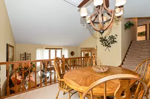 19243 Bernadine St, Lansing, IL 60438 - Photo 9