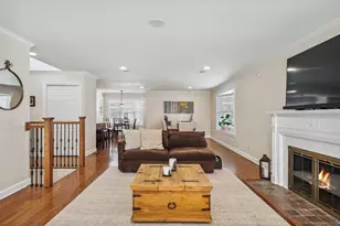 7050 N McAlpin Ave, Chicago, IL 60646 - Photo 5