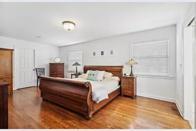 7050 N McAlpin Avenue, Chicago, IL 60646 - Photo 11