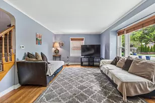 1678 Ash St, Des Plaines, IL 60018 - Photo 3