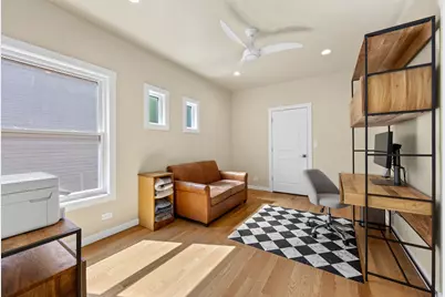 2125 W Greenleaf Avenue, Chicago, IL 60645 - Photo 13