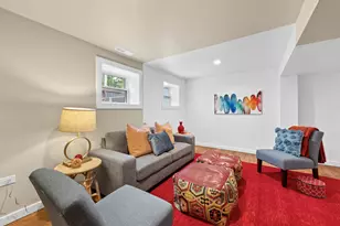2125 W Greenleaf Ave, Chicago, IL 60645 - Photo 27
