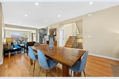 2125 W Greenleaf Avenue, Chicago, IL 60645 - Photo 7