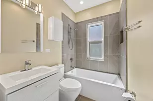 2125 W Greenleaf Ave, Chicago, IL 60645 - Photo 31