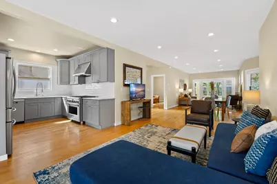 2125 W Greenleaf Avenue, Chicago, IL 60645 - Photo 9