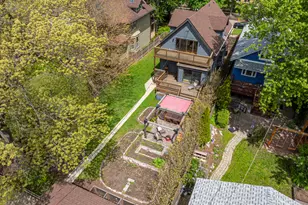 2125 W Greenleaf Ave, Chicago, IL 60645 - Photo 33